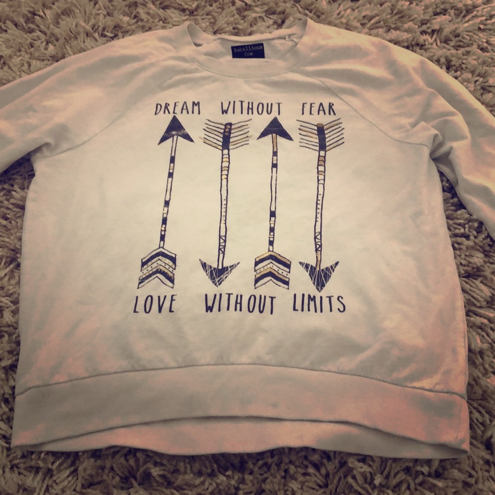 A throw on sweater💗